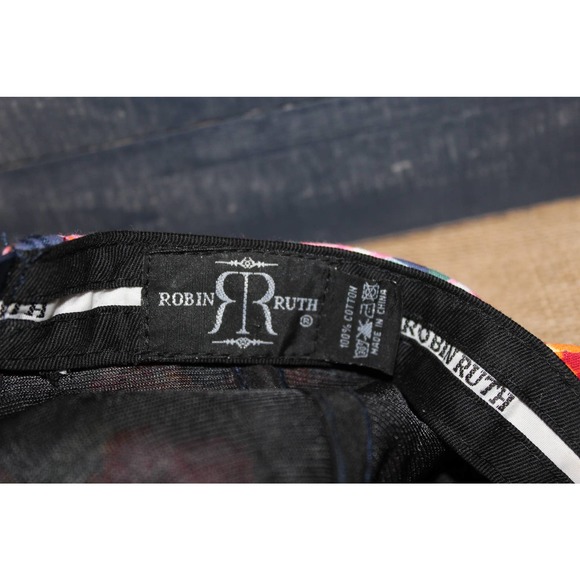 Robin Ruth Floral designed New York Empire State Building hat - Picture 10 of 10